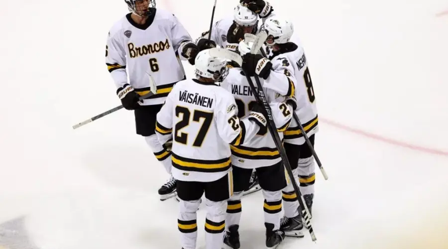 Western Michigan collects 32 first-place votes to sit atop Oct. 6 USCHO