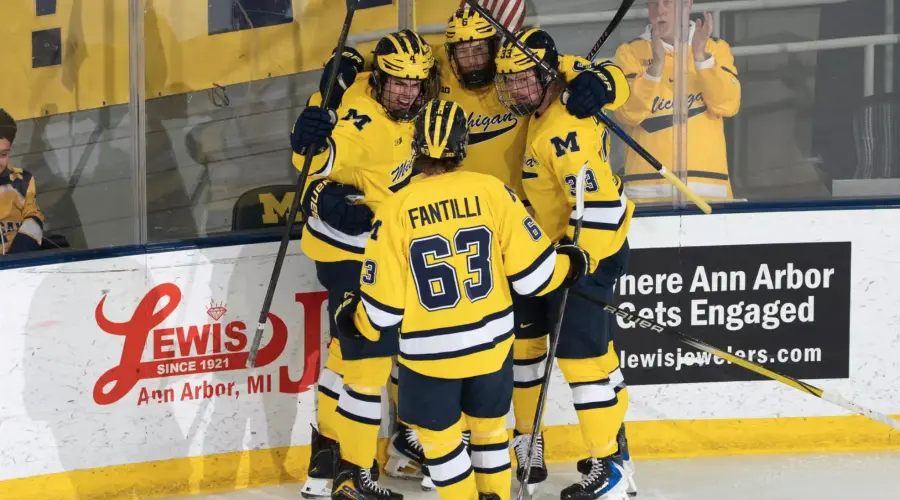 Michigan takes over top spot in USCHO.com poll