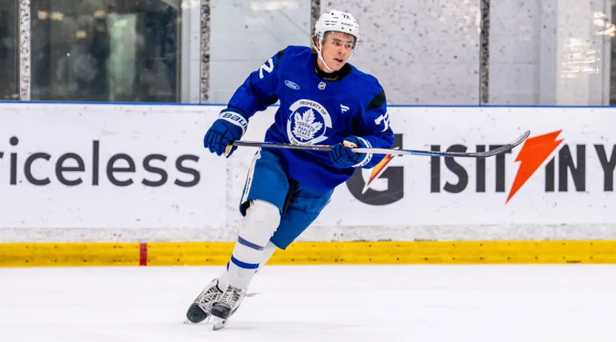 USCHO.com: McKenna officially signs with Toronto - College Hockey